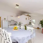 Marisa חוואר